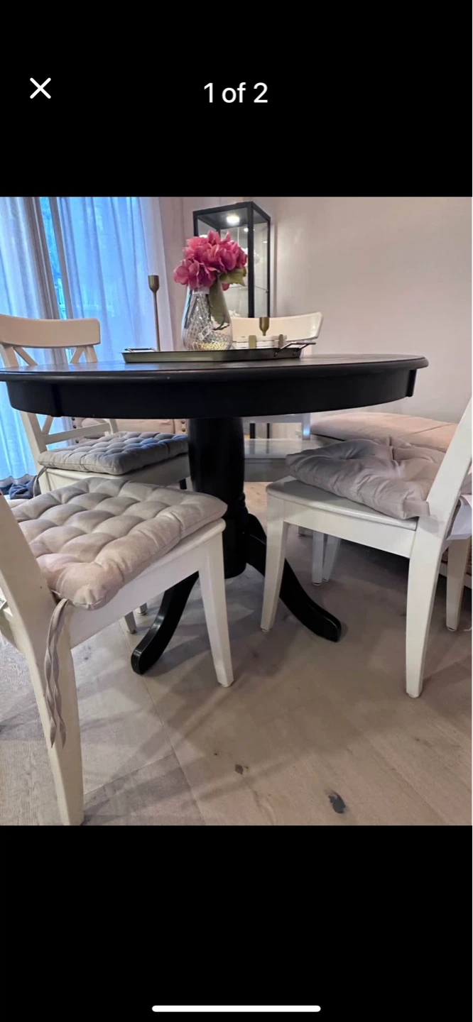 Black Round Pedestal Dining Table