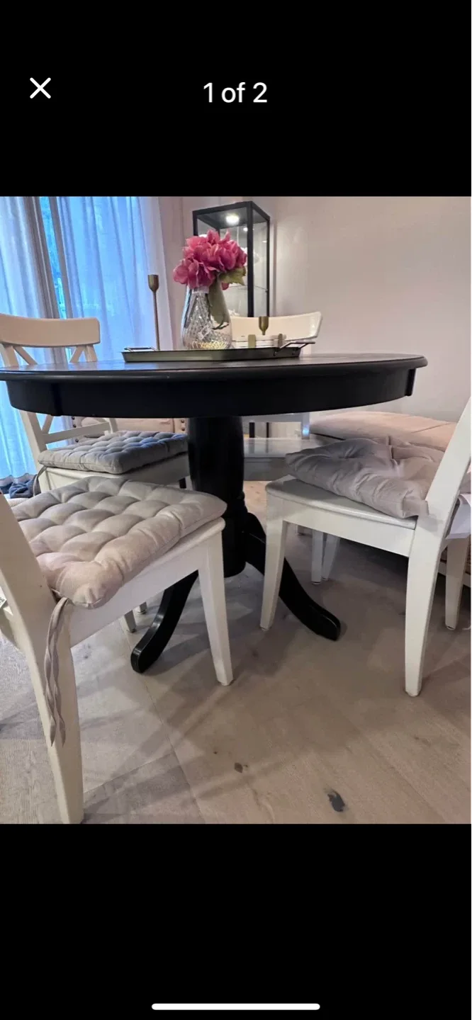 Black Round Pedestal Dining Table