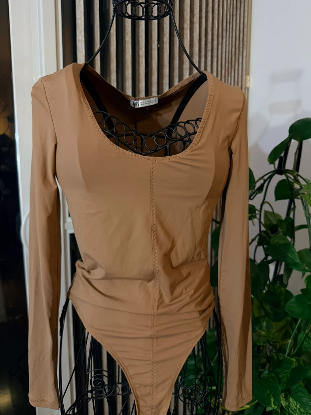 Zara Long Sleeve Bodysuit - Tan - Size M - photo 2