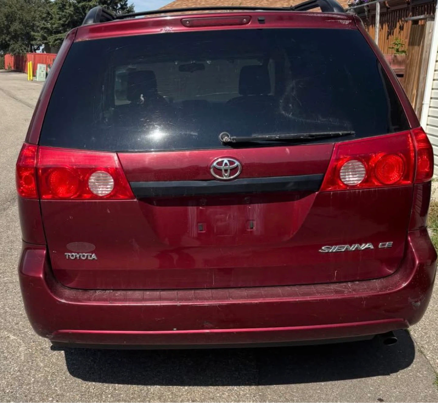 2009 Toyota Sienna CE Minivan - photo 2