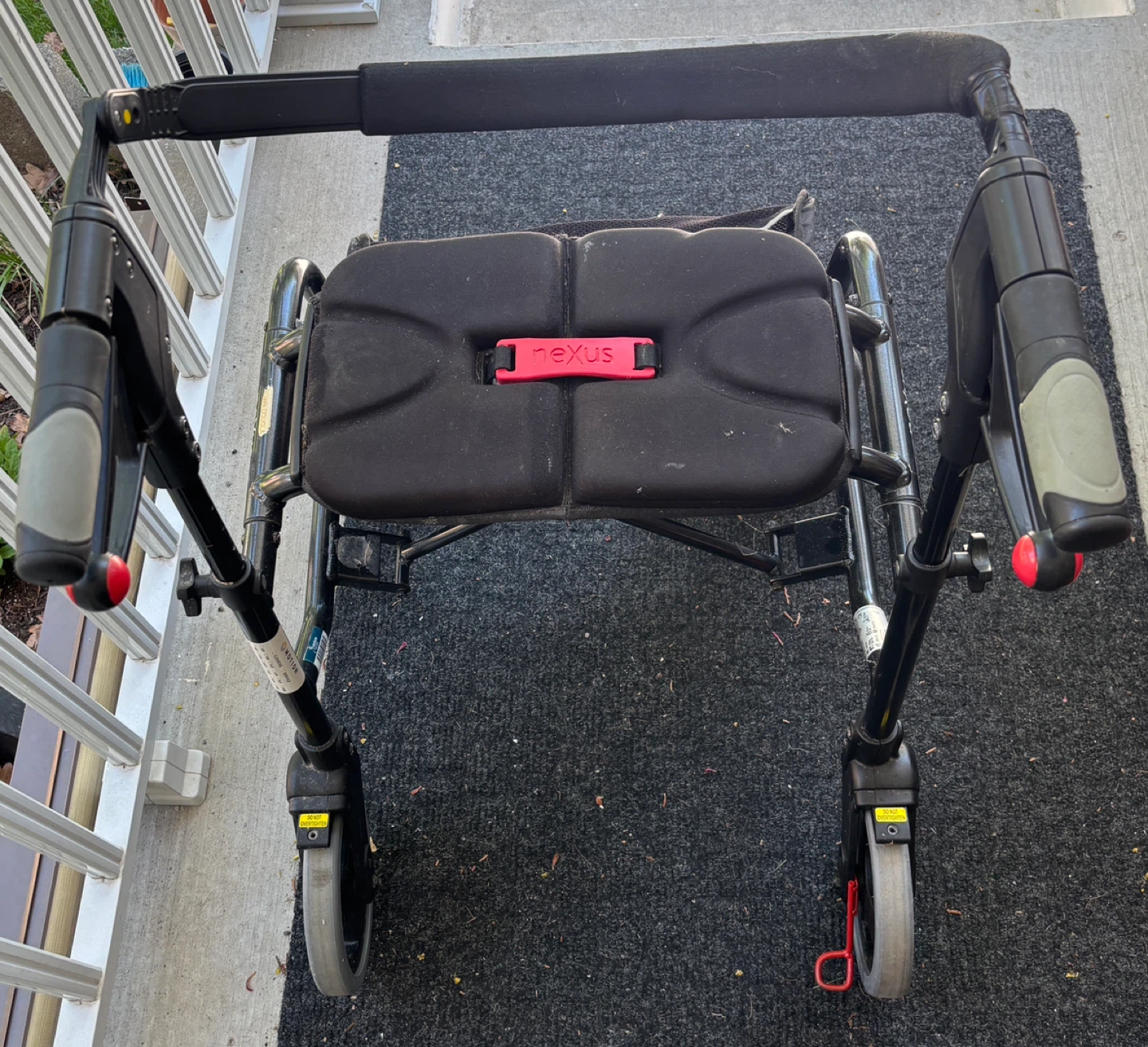 Nexus foldable Walker with Seat