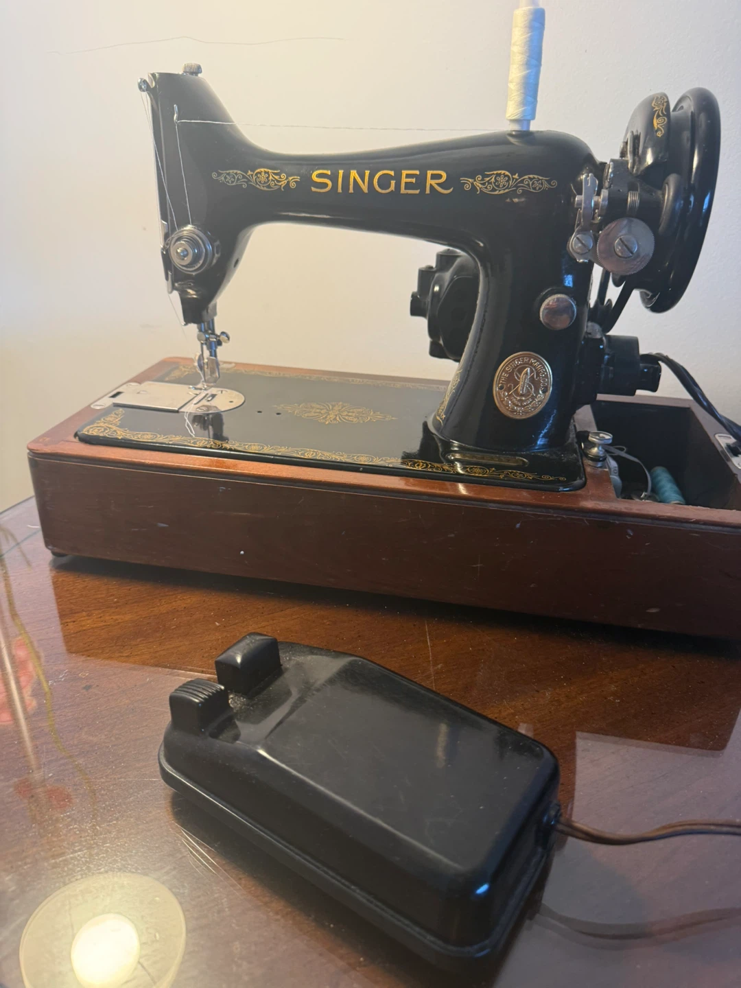 Vintage Singer Sewing Machine with Wooden Base