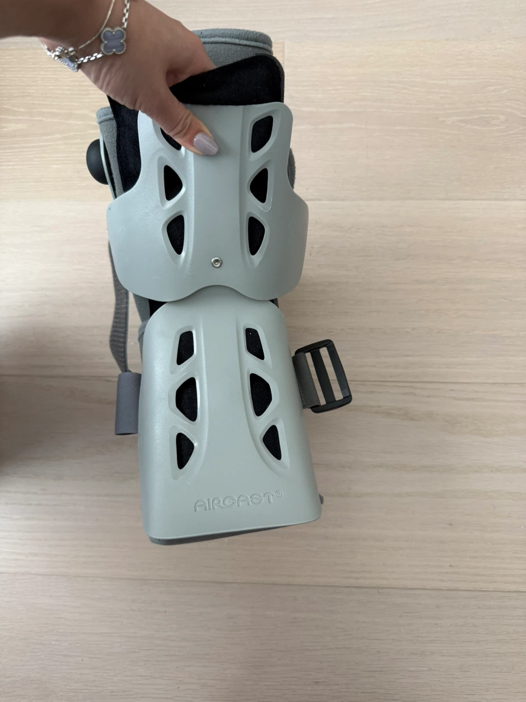 Aircast Walker Boot - Medium