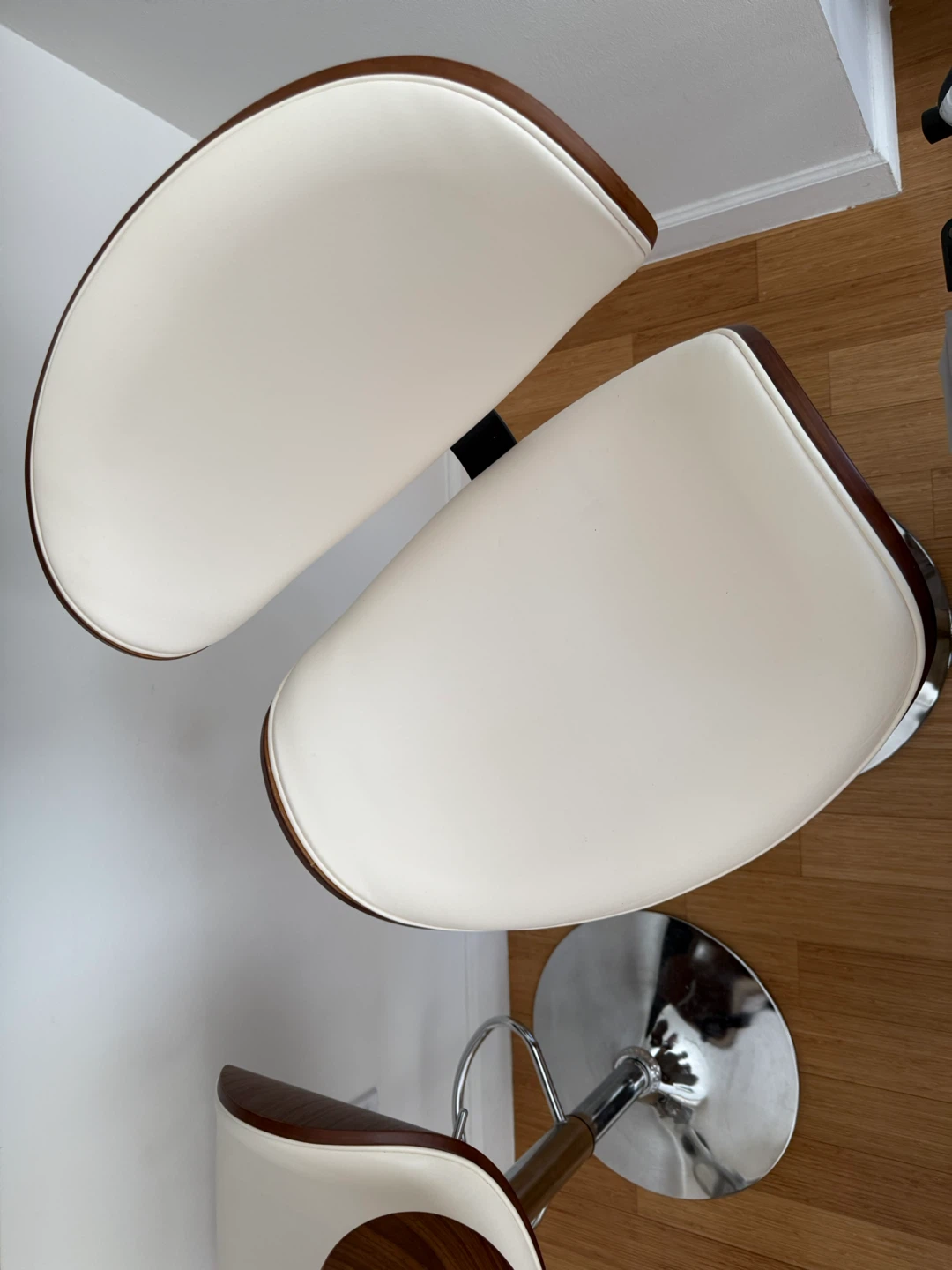 Set of 2 White Ivory Bar Stools with Walnut Wood Trim - photo 4