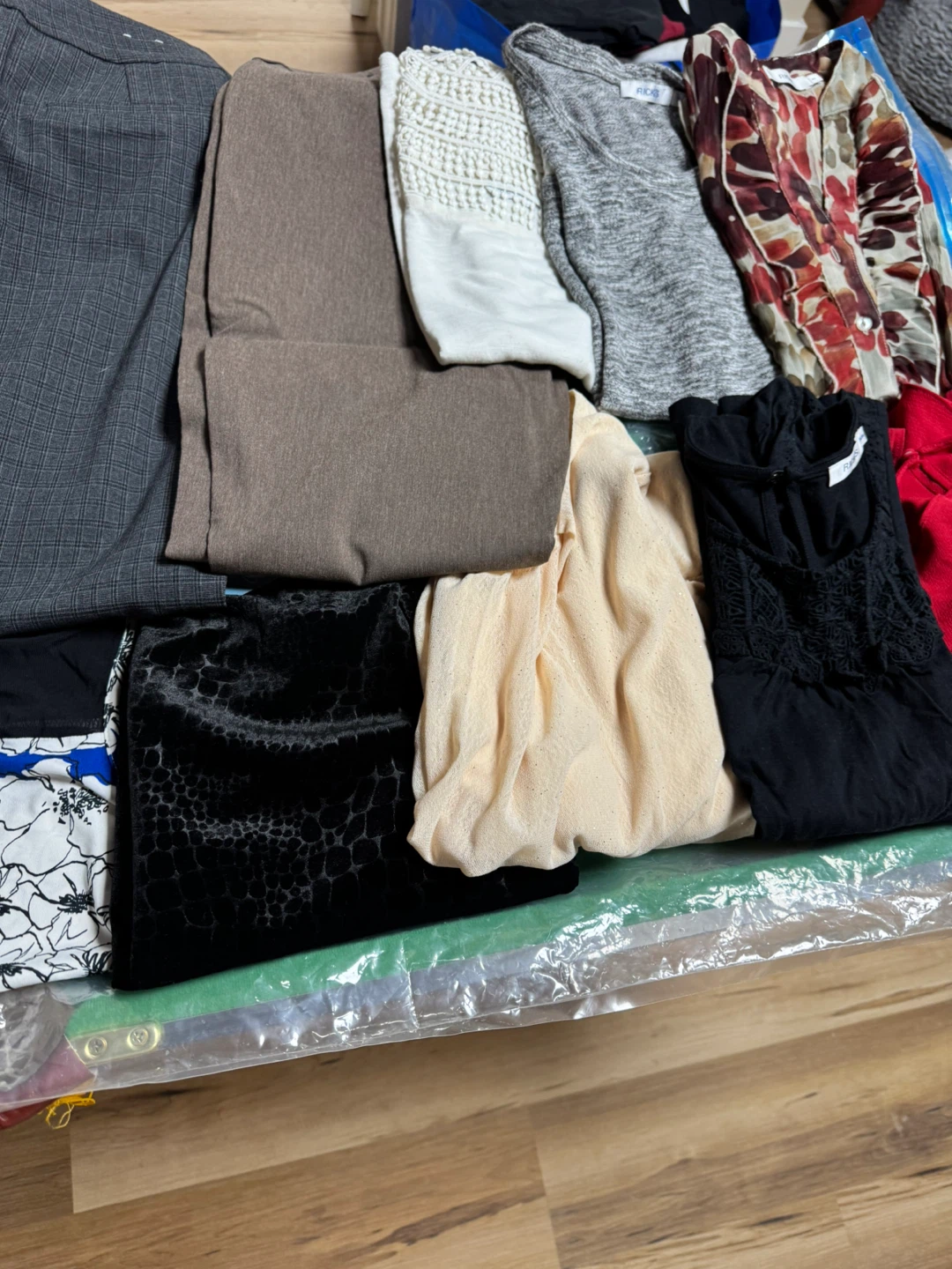 Bundle of Women's Tops and Pants - photo 2