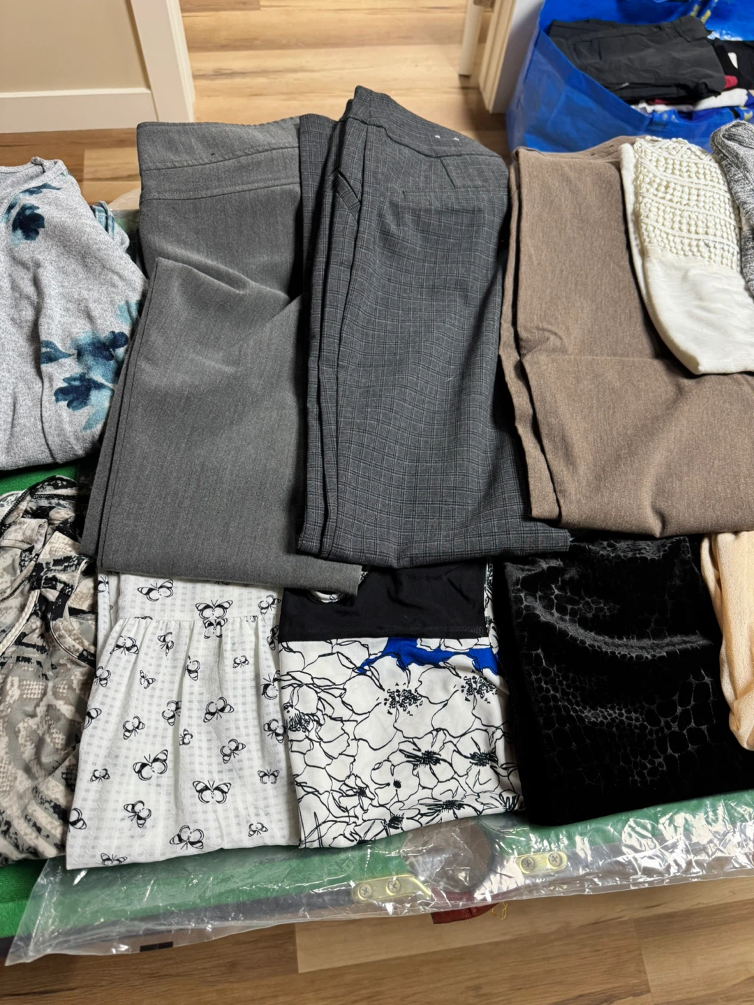 Bundle of Women's Tops and Pants - photo 3
