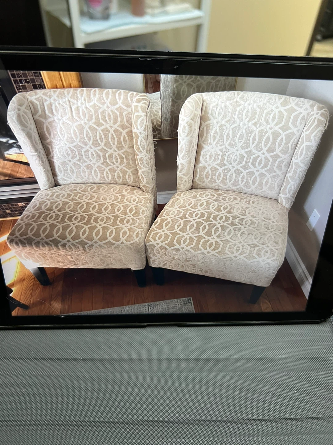 Set of 2 Accent Chairs