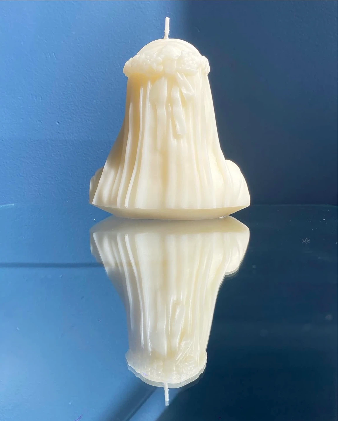 The Lady in Veil Soy Wax Candle - photo 4