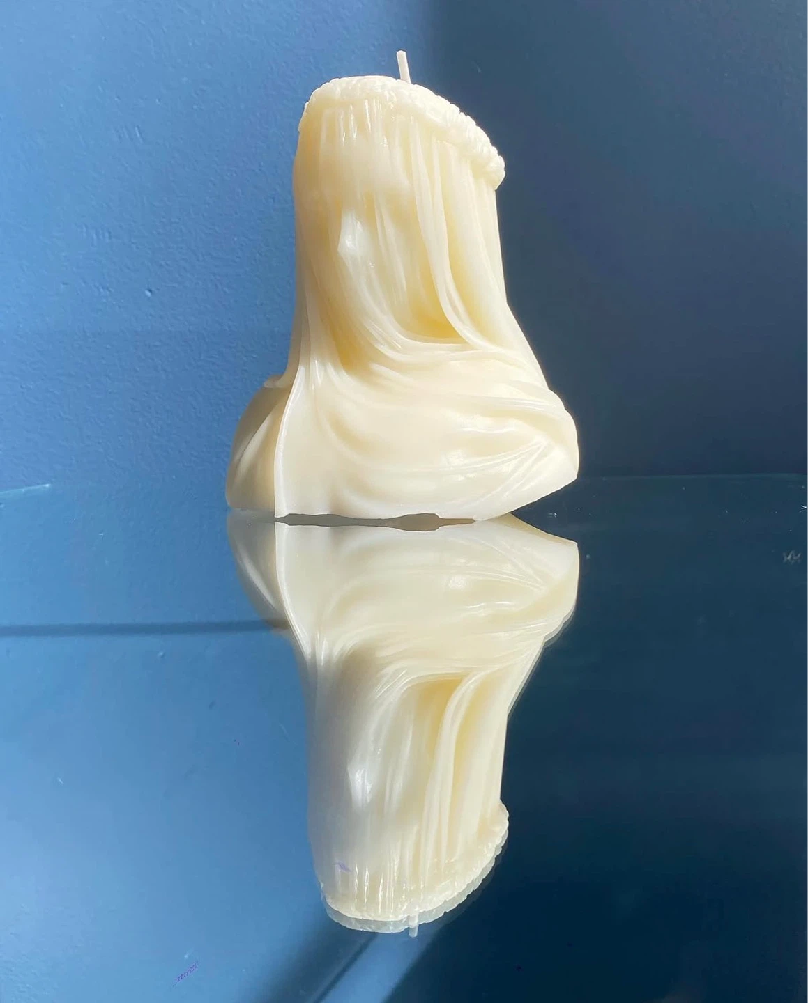 The Lady in Veil Soy Wax Candle - photo 3