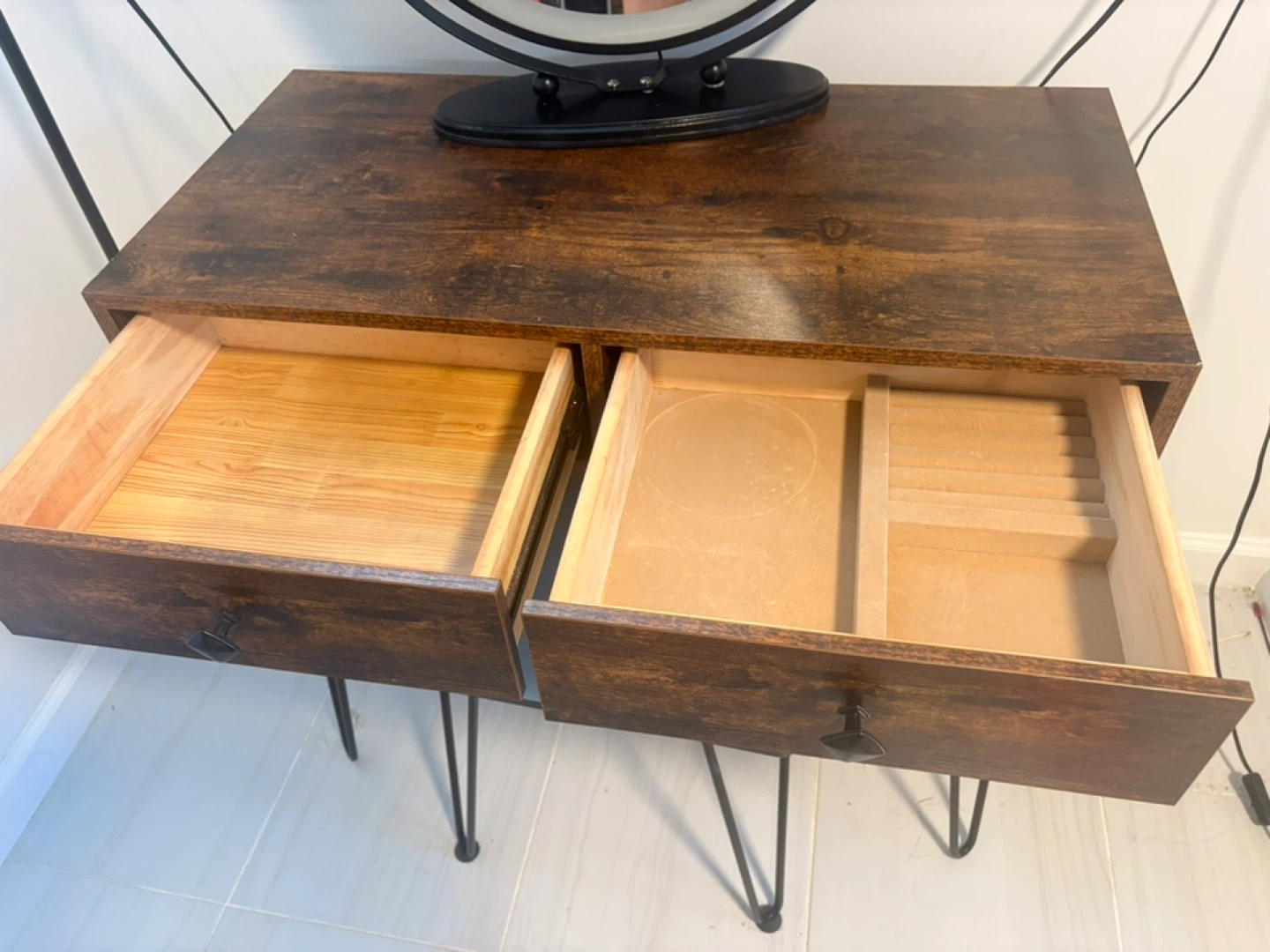 Vanity Table with Lighted Mirror and Stool - photo 2