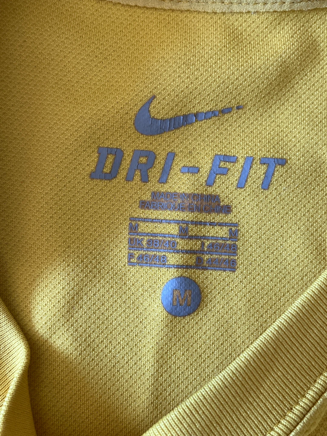 Nike Dri-FIT LIVESTRONG Sleeveless Tank Top - Yellow - Size M - photo 2