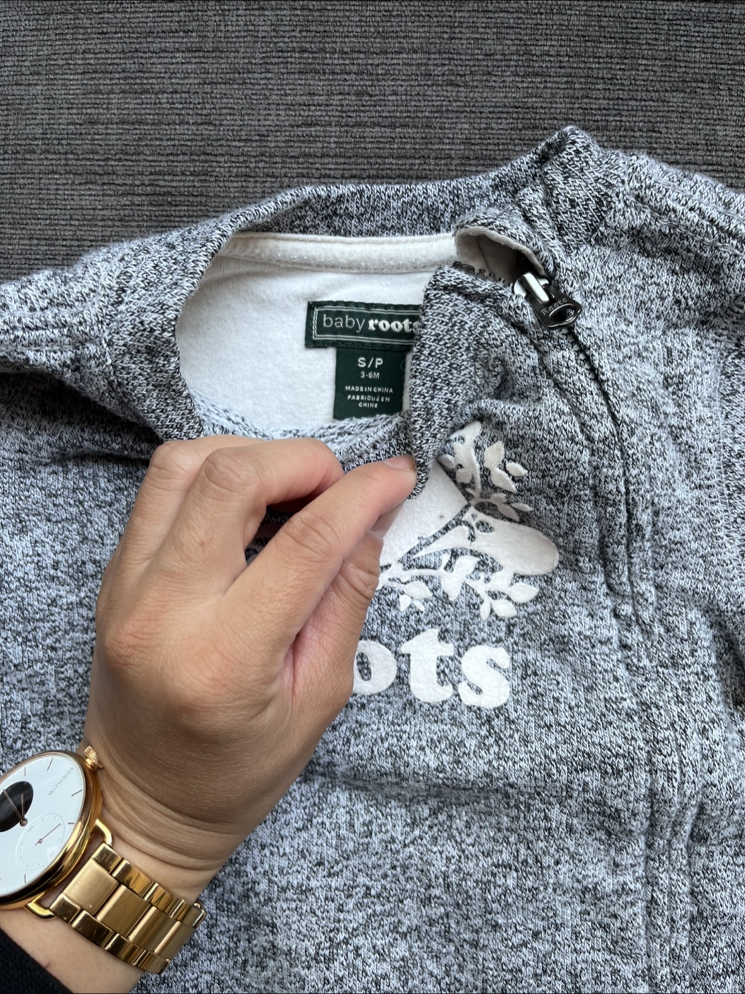 Roots 3-6 month onesie - photo 2