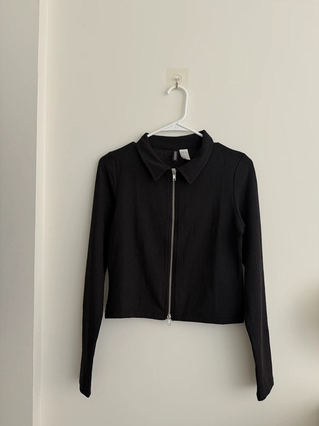 H&M Black Ribbed Zip-Up Collared Sweater