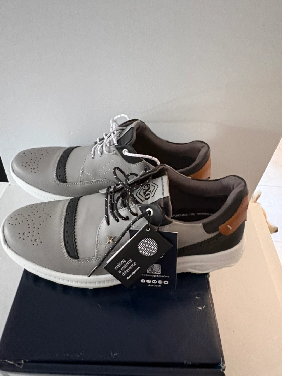 Men’s News in Box Golf Shoes 10.5
