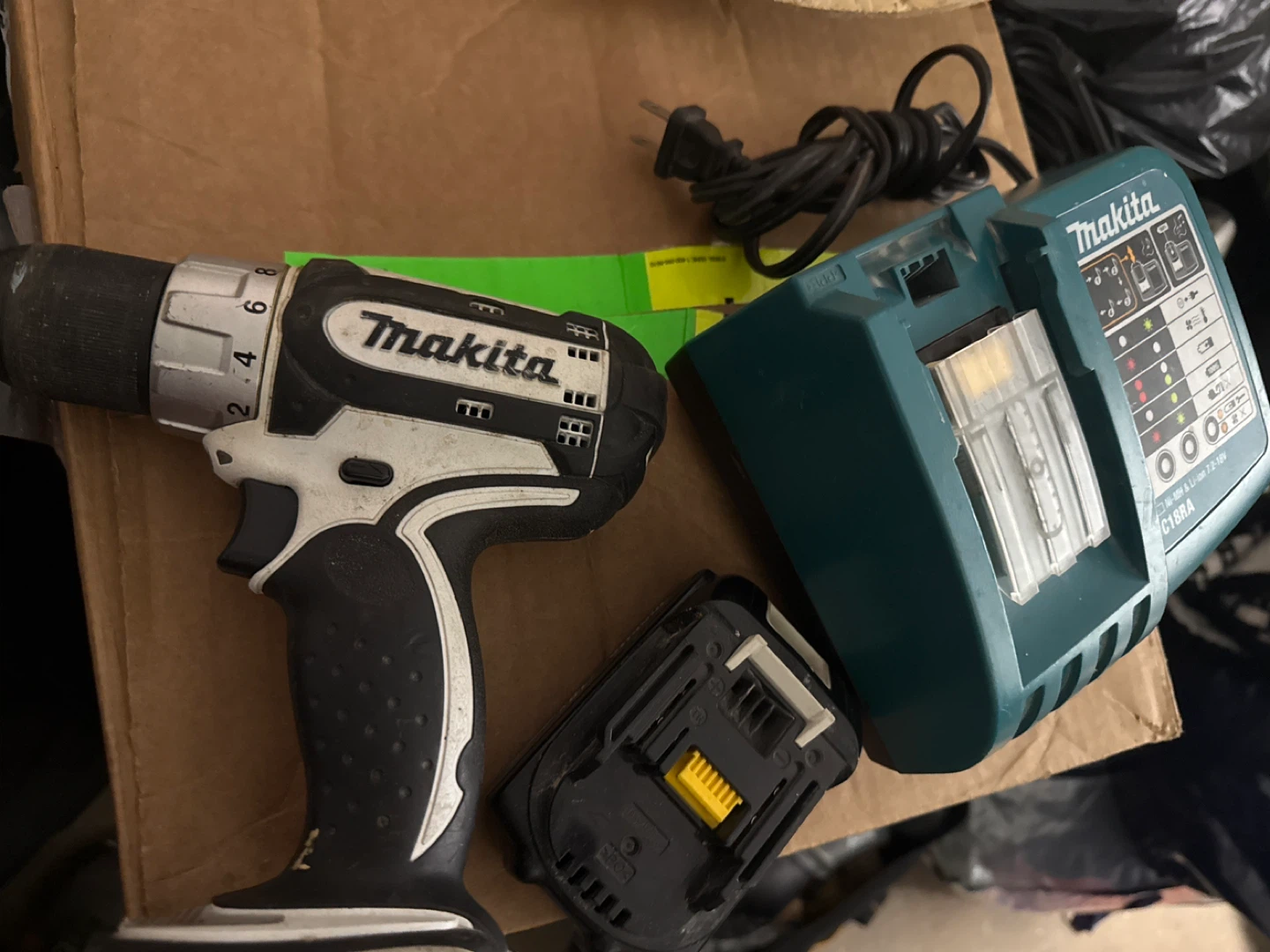 Makita Cordless Drill Kit with Battery and Charger - photo 3