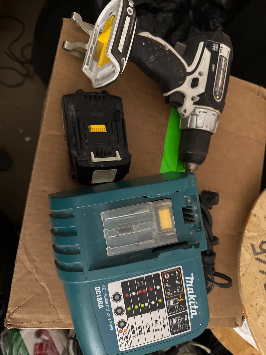Makita Cordless Drill Kit with Battery and Charger