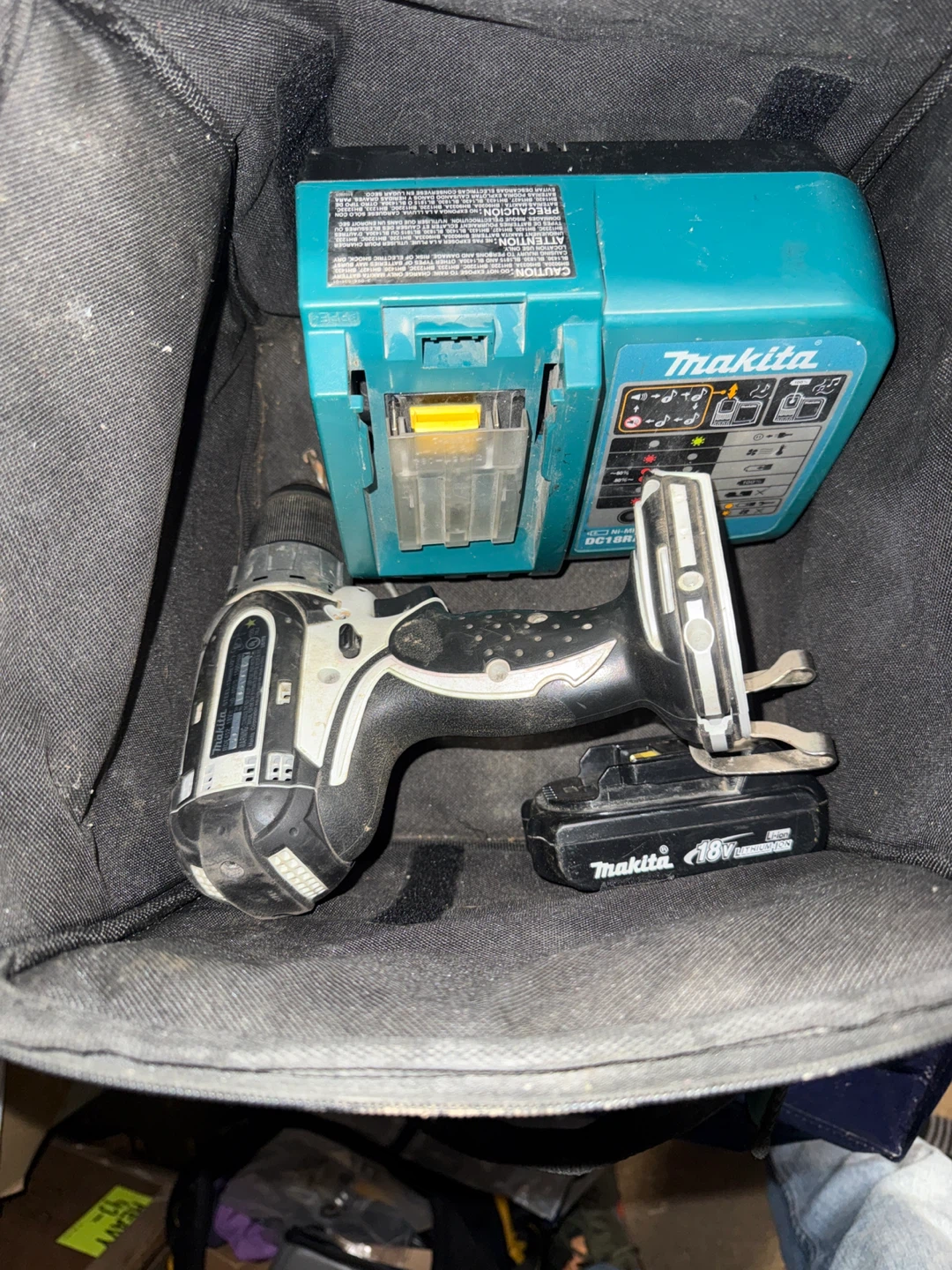 Makita Cordless Drill Kit with Battery and Charger - photo 4