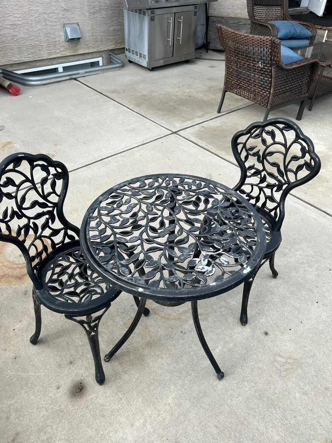 Black Cast Iron Bistro Set with Leaf Design