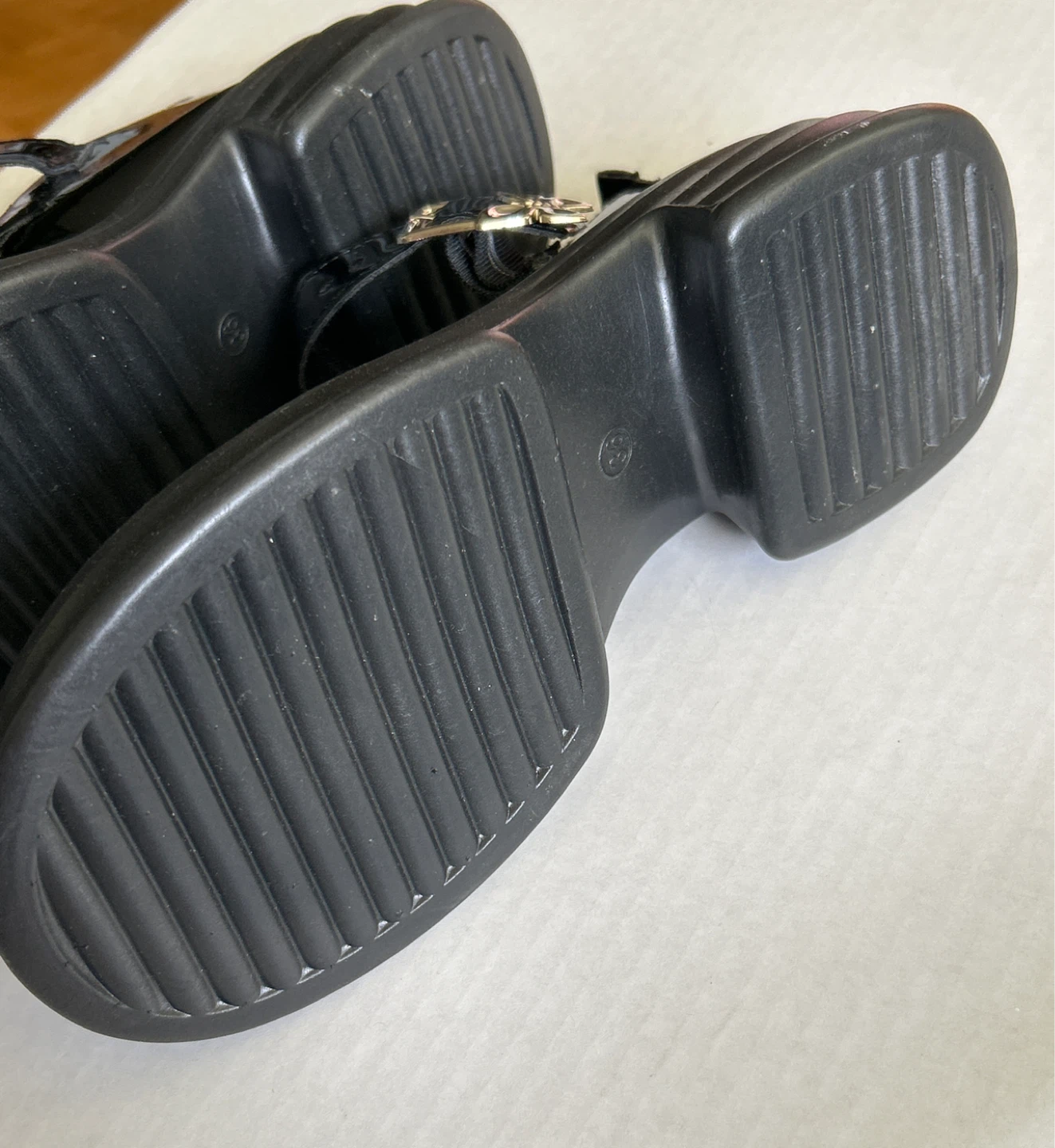 Black Patent Mary Jane Platform Shoes - photo 4