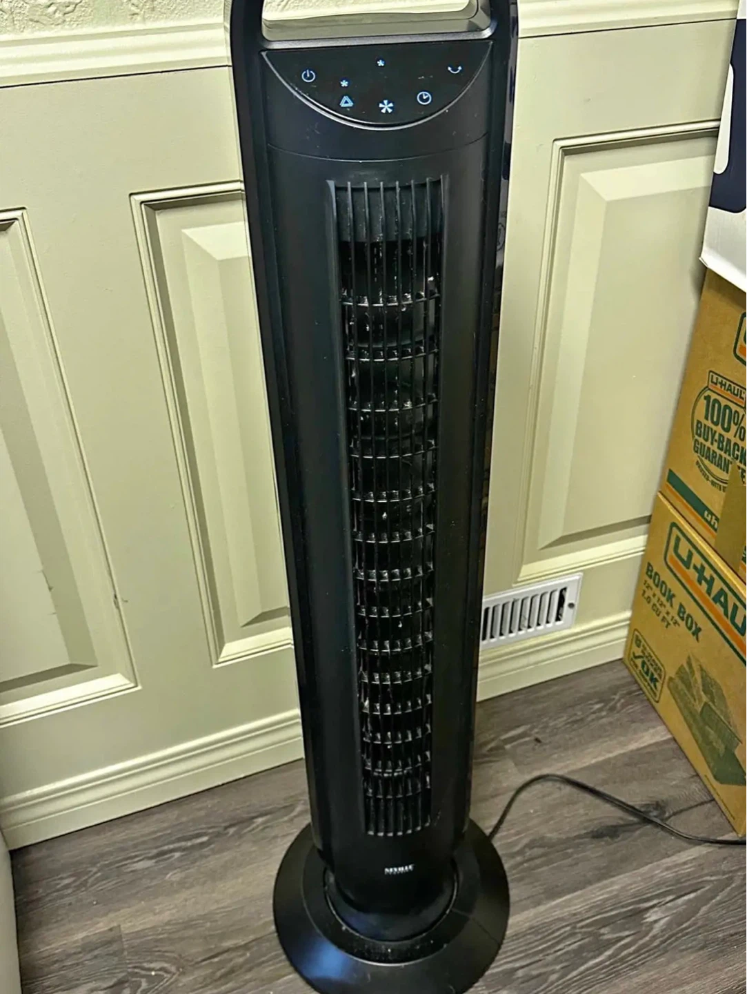 Seville Classics Oscillating Tower Fan with Remote - photo 2