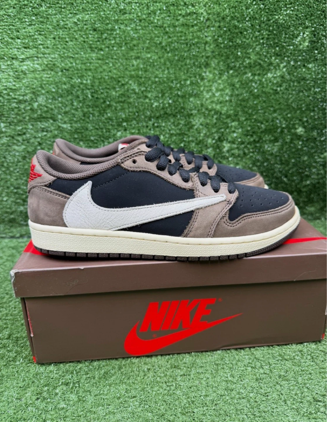 Nike Air Jordan 1 Low x Travis Scott "Mocha" (2019) - photo 4