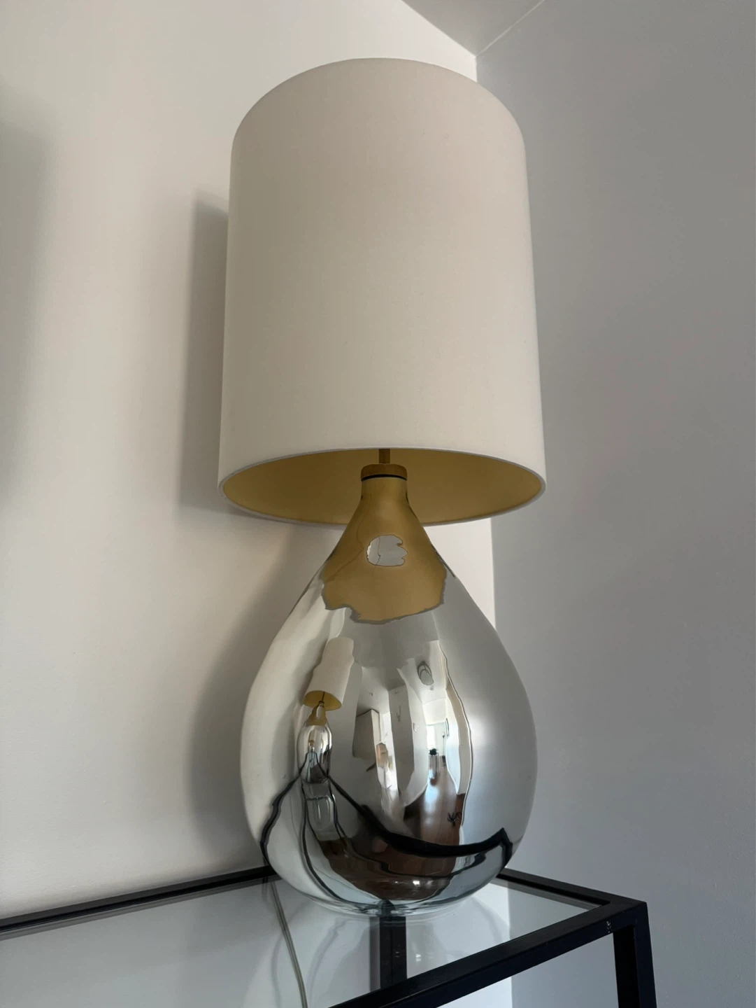 Set of 2 Mirrored Tear Drop Table Lamps with White Shades - photo 2