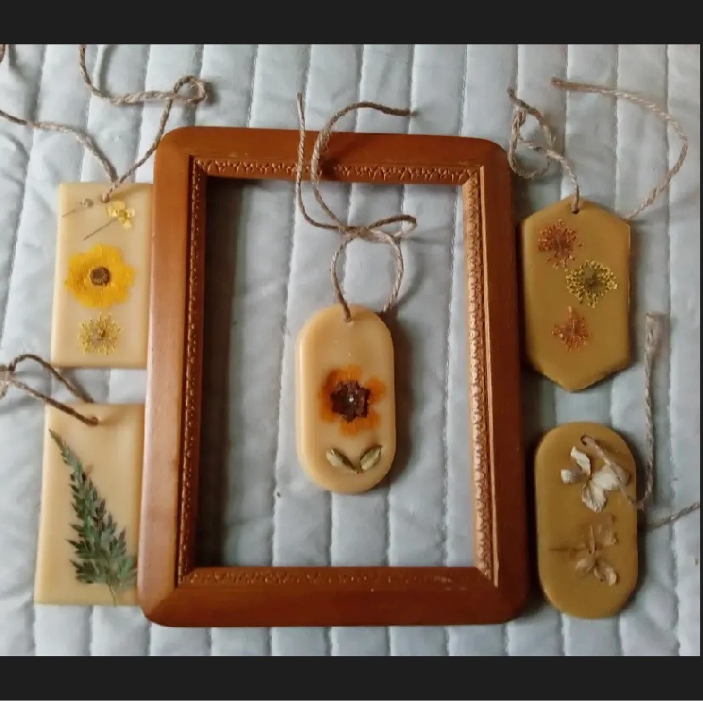 Handmade Soy Sachets with Dried Flowers - photo 4