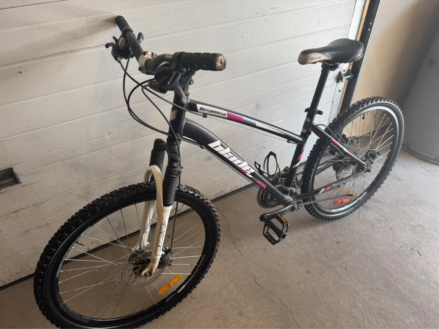 Blade Aluminum Mountain Bike with Disk Brakes - photo 3