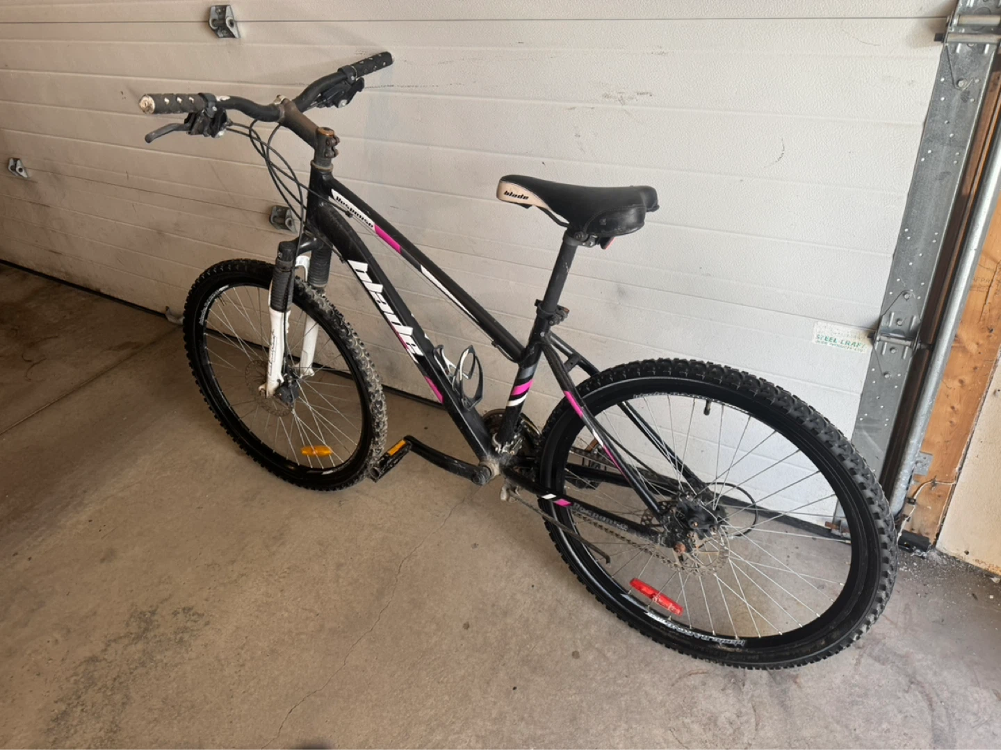 Blade Aluminum Mountain Bike with Disk Brakes - photo 2