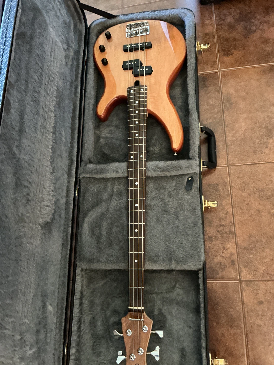 Electric Bass Guitar in Hard Case - photo 2