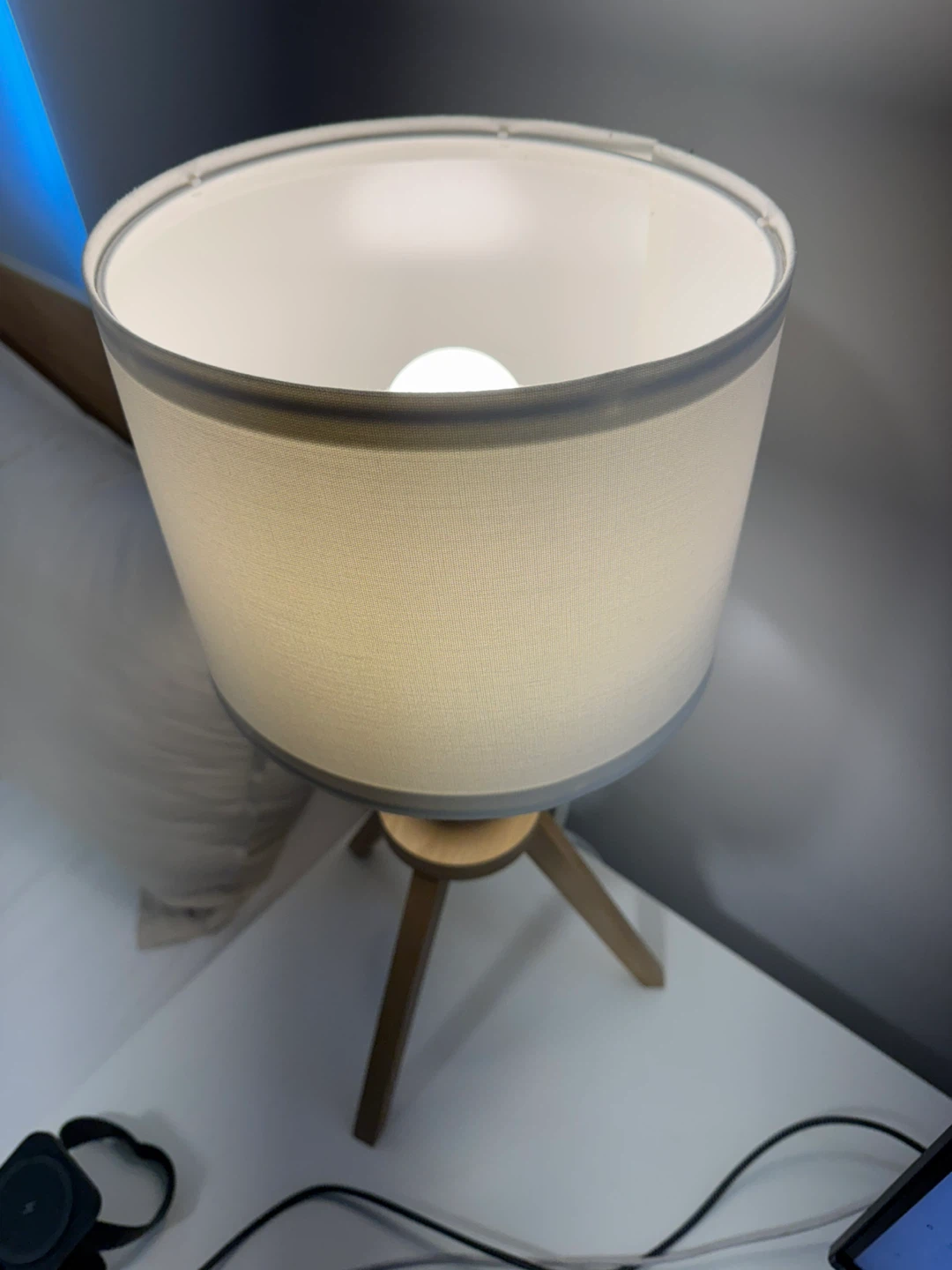 Wooden Tripod Table Lamp - photo 2