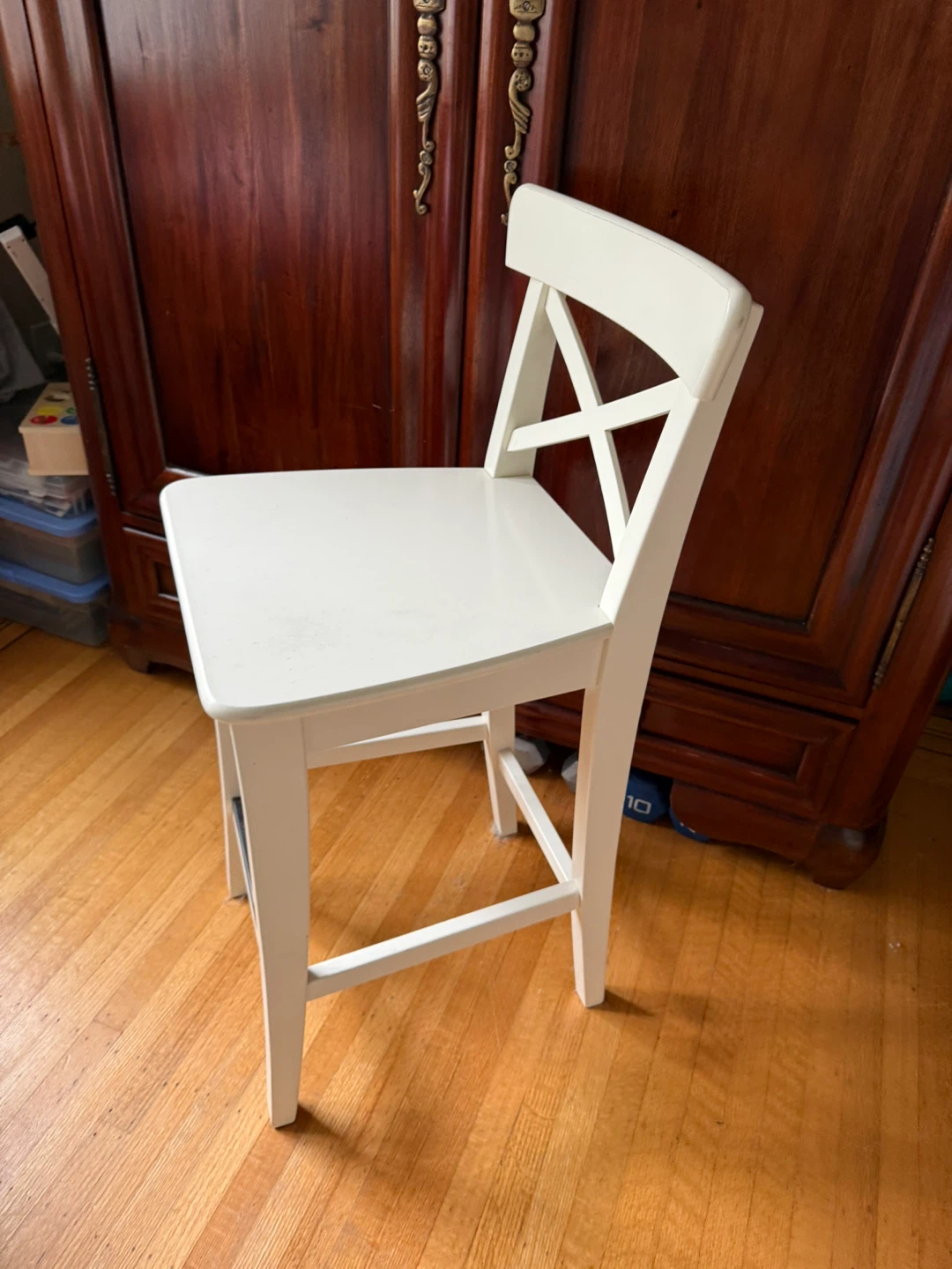 White IKEA Ingolf Bar Stool - photo 2
