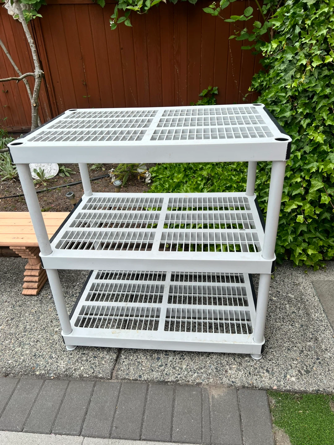 Set of 2 White Plastic Shelving Units - photo 3