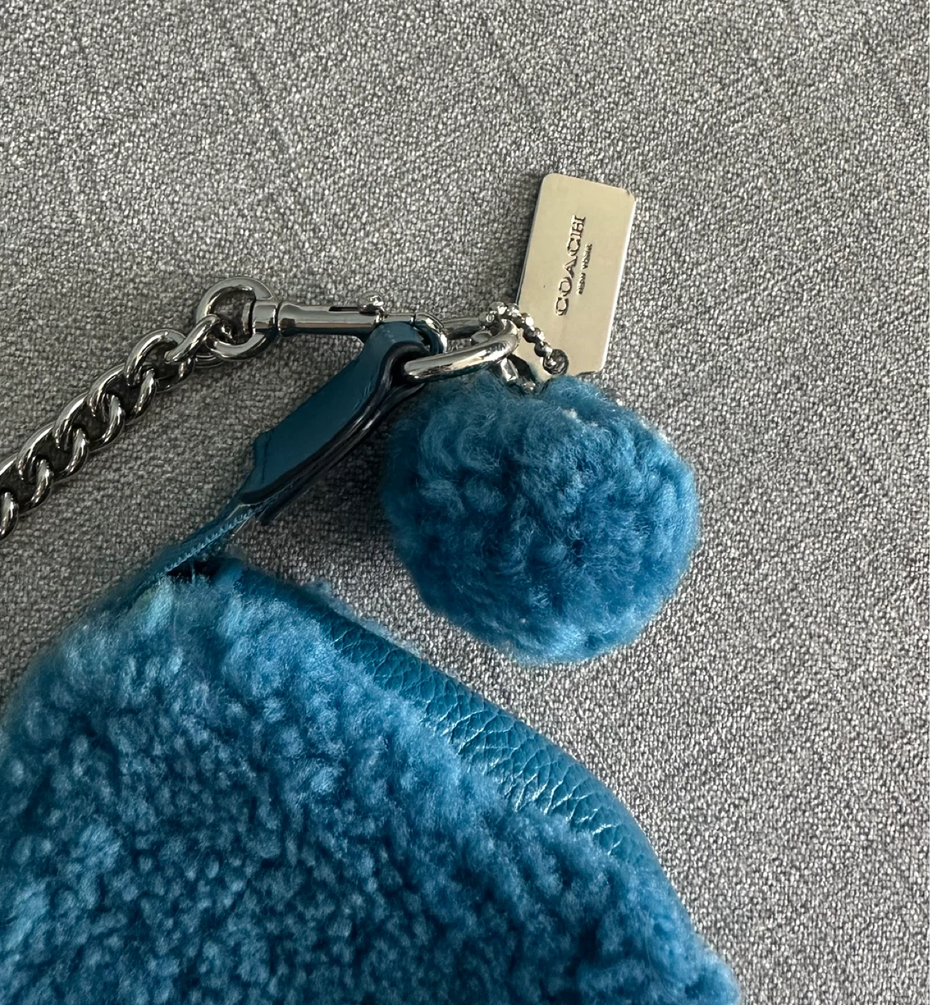 COACH shearling Nolita Wristlet 15 - photo 2