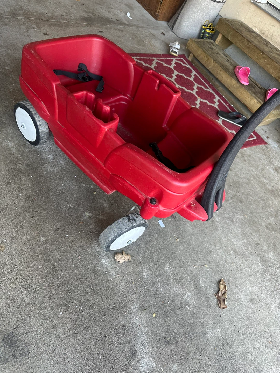 Step2 Red Plastic Wagon with Seatbelts - photo 4