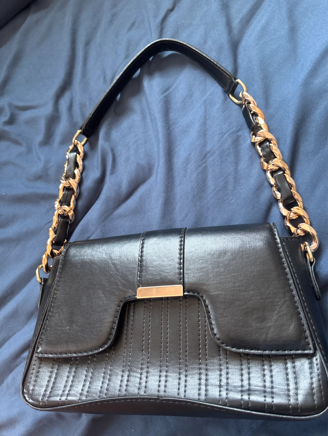 Black Shoulder Bag with Gold Chain Strap - photo 2