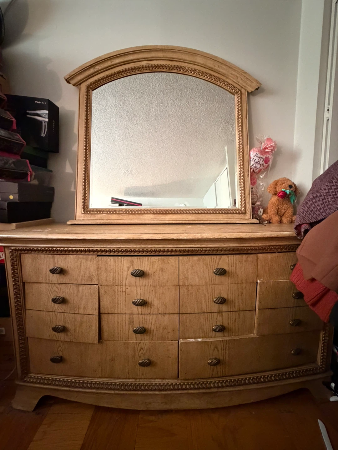100% Solid Oakwood Dresser with Mirror - photo 2