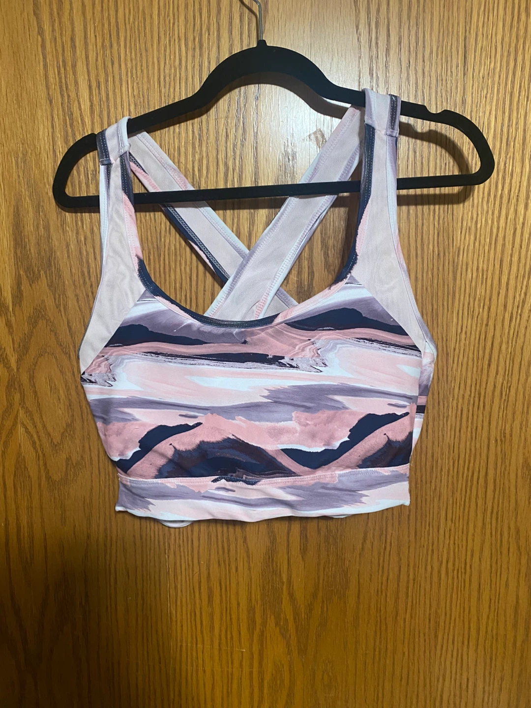 Very cute activewear Cris cross in the back - photo 2