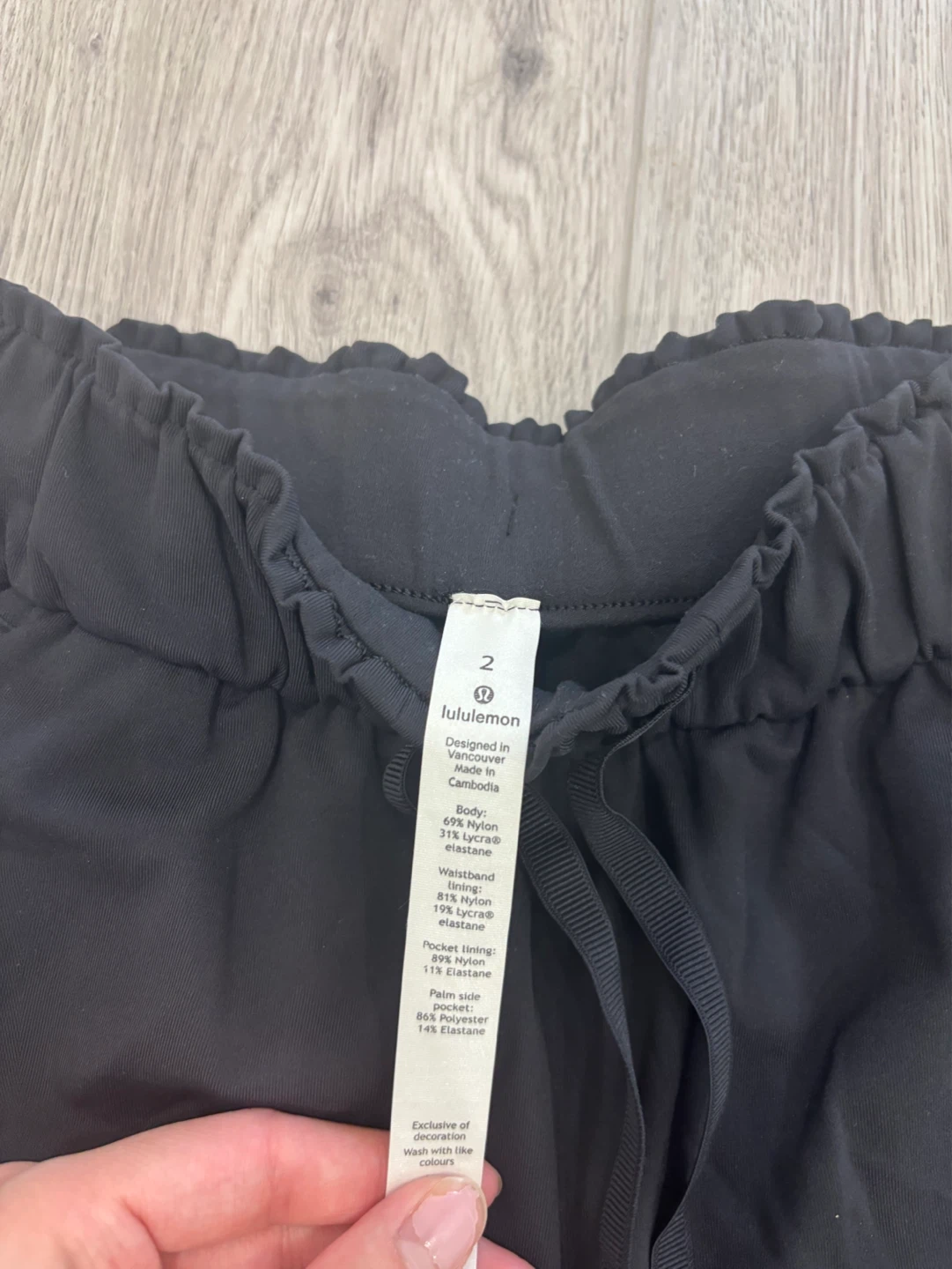 Lululemon Black Pants Size 2 - photo 2