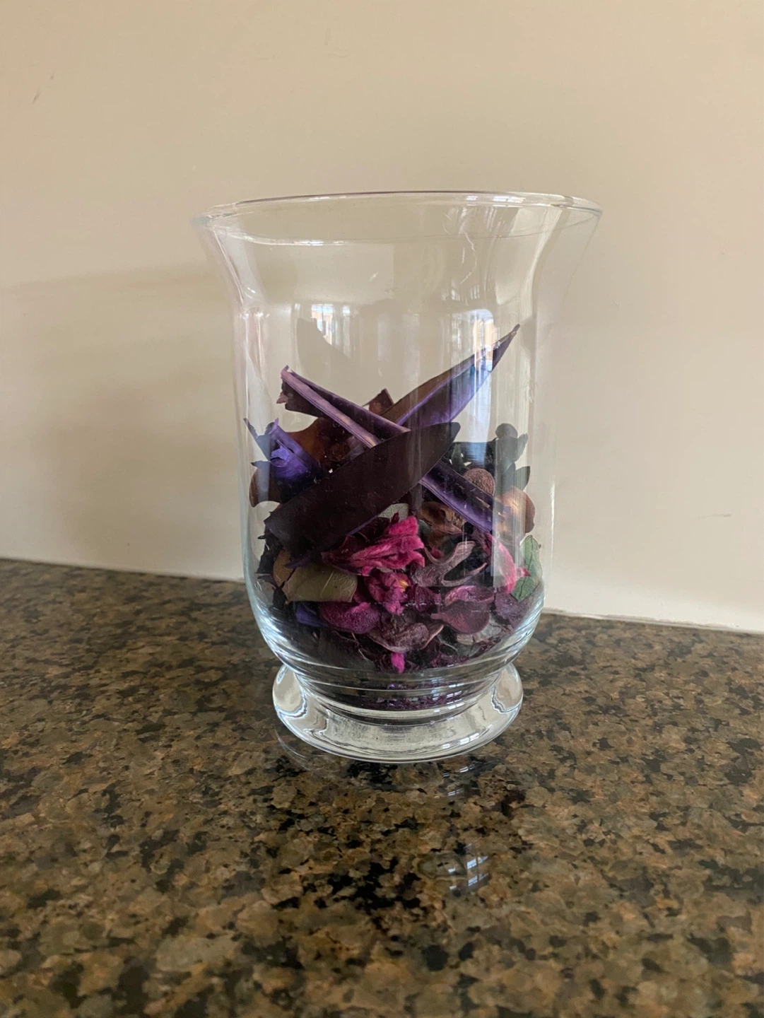 Glass Vase with Potpourri and Green Ribbon Bow - photo 3