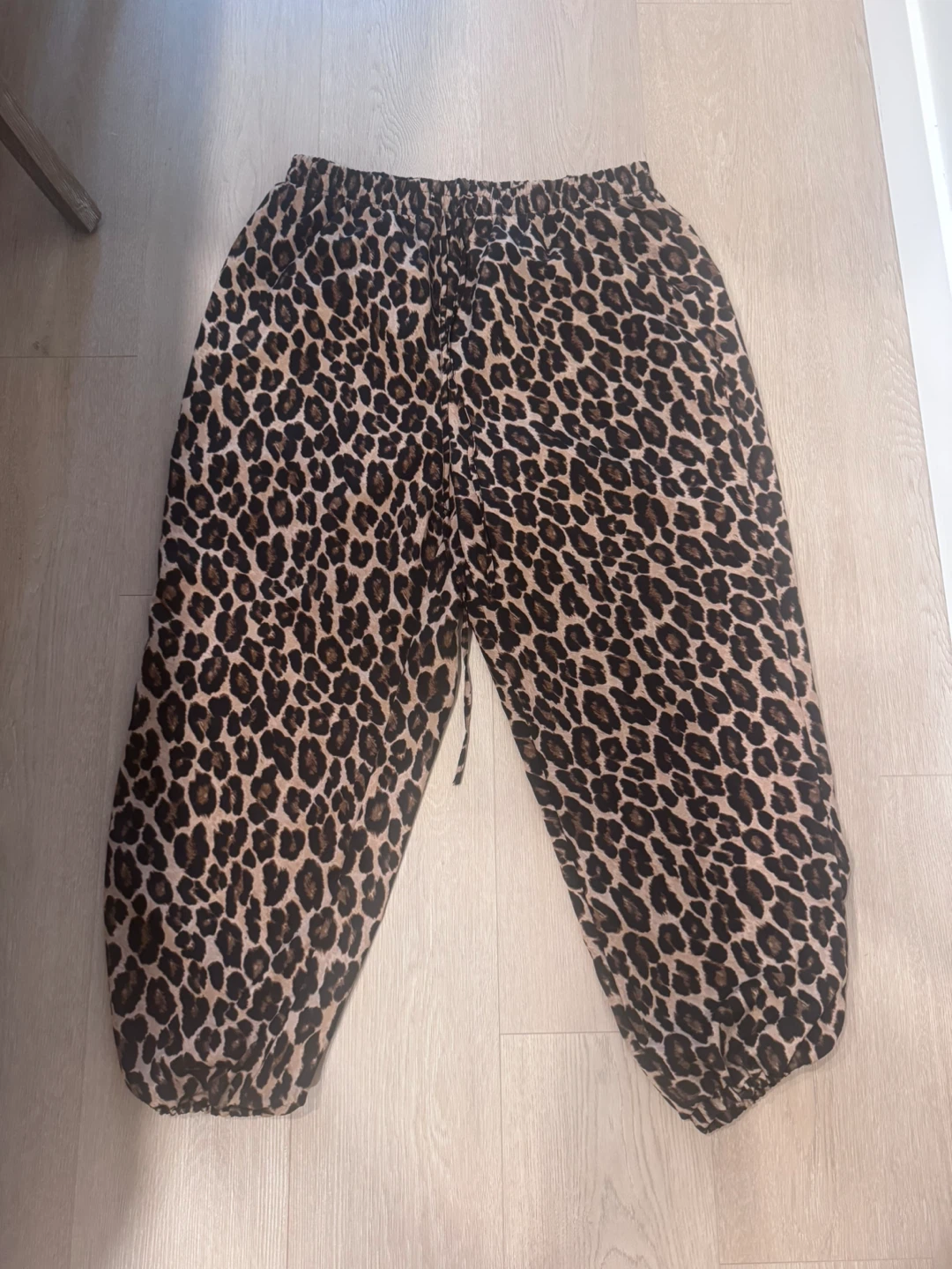 Leopard Print Cropped Pants
