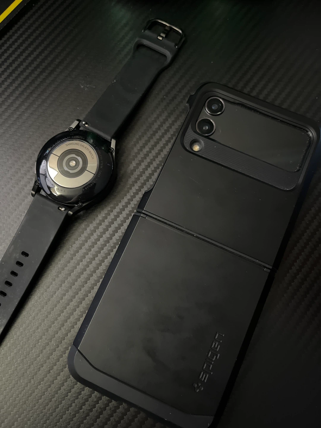 Samsung Z Flip 4 & Galaxy Watch 4 - photo 2