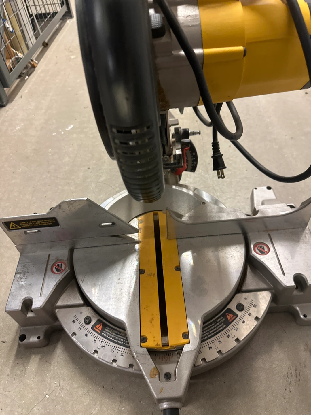 DEWALT Miter Saw