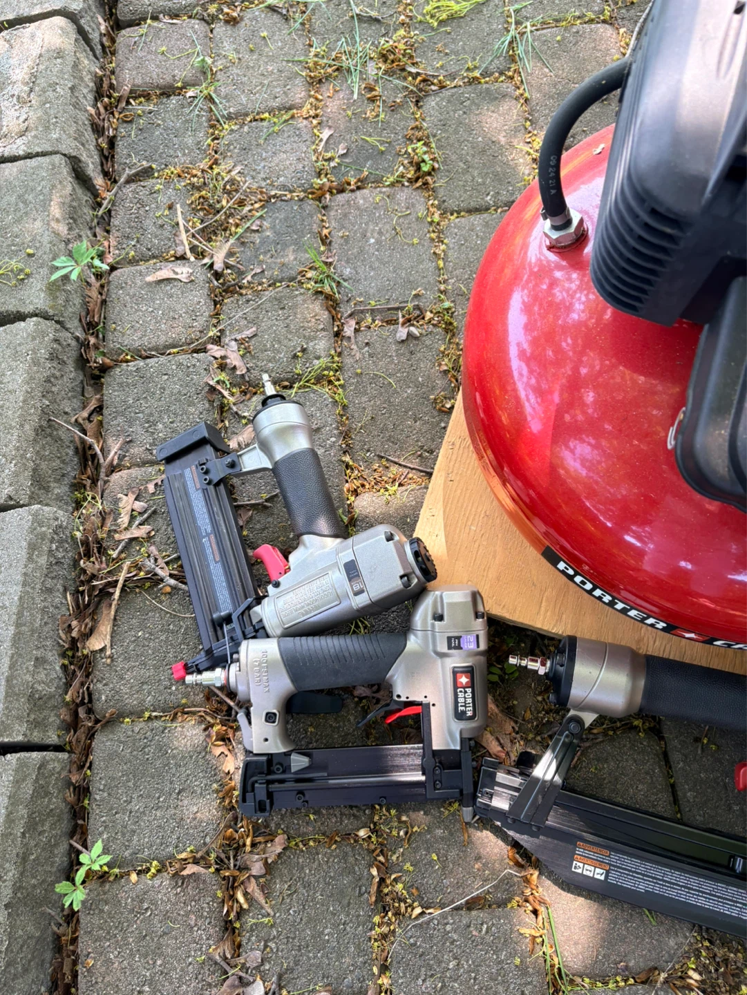 Porter-Cable Air Compressor with 3 Nail Guns - photo 3