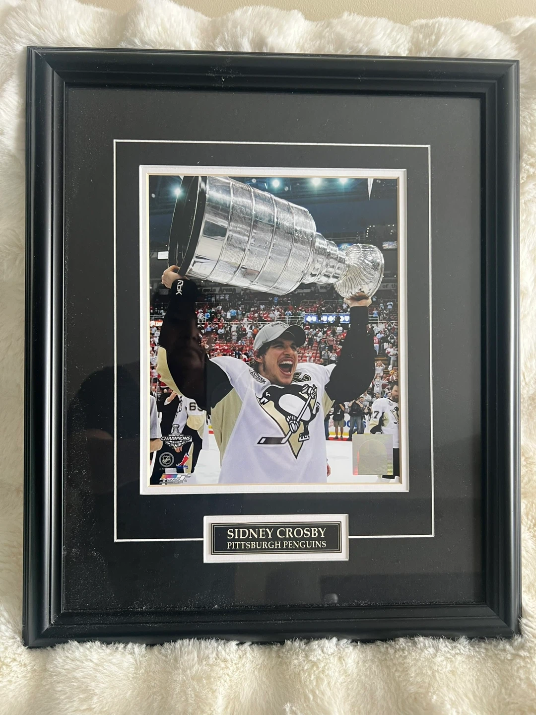 Framed Sidney Crosby Pittsburgh Penguins Stanley Cup Photo - photo 2