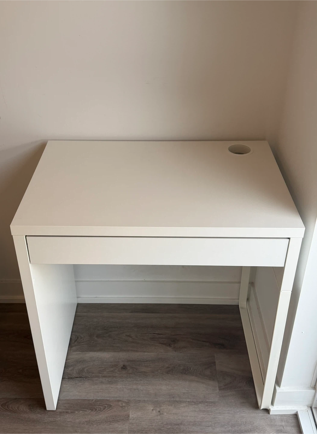 IKEA MICKE Desk - White