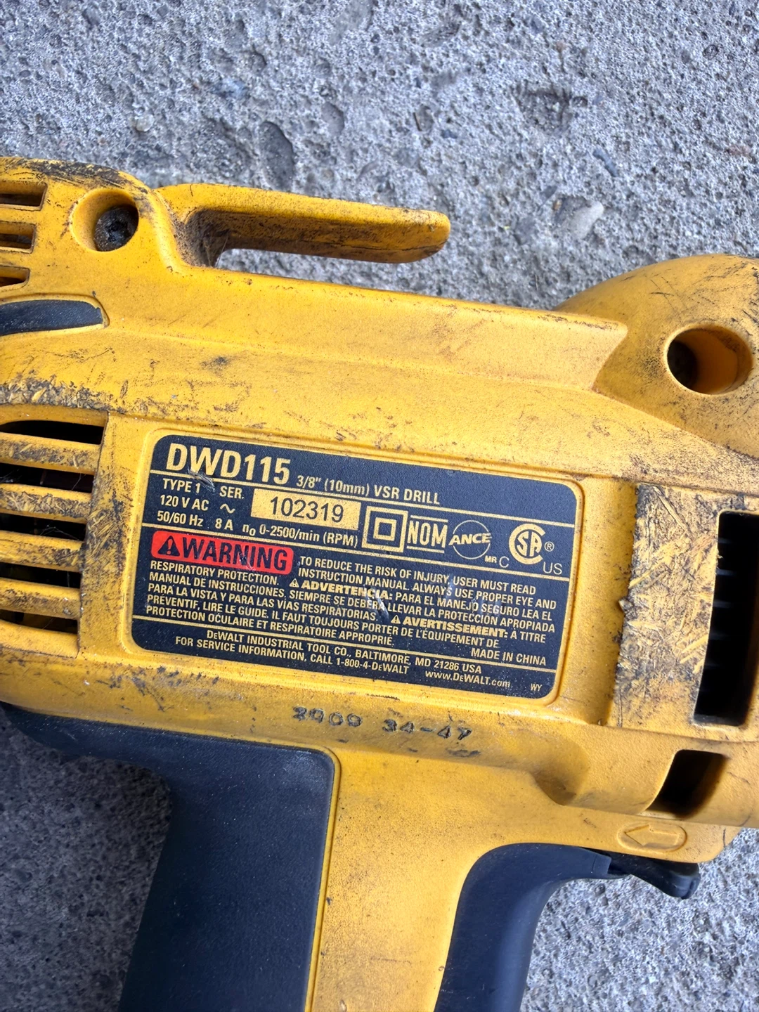 DEWALT DWD115 3/8" Corded VSR Drill - photo 2
