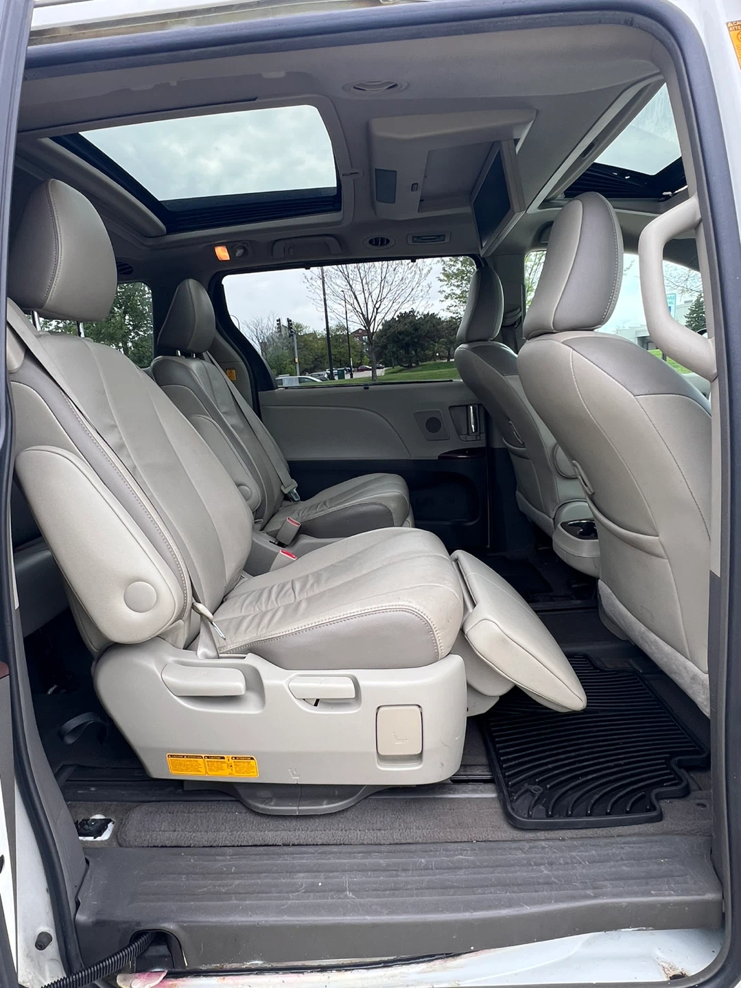 2013 Toyota Sienna - photo 4