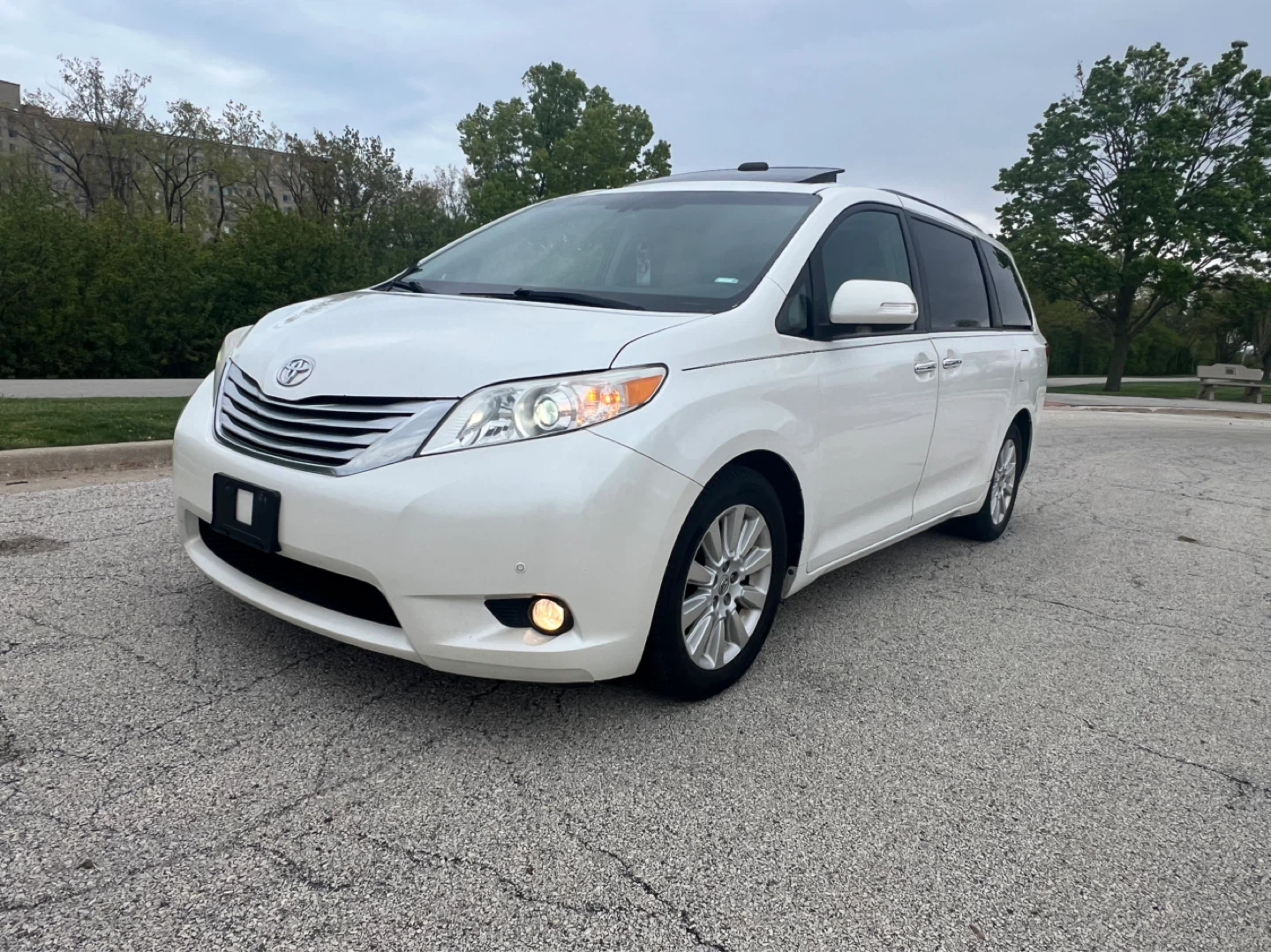 2013 Toyota Sienna - photo 2