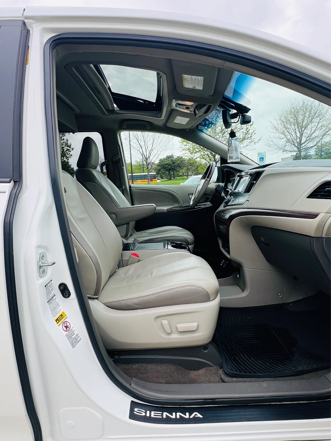2013 Toyota Sienna - photo 5